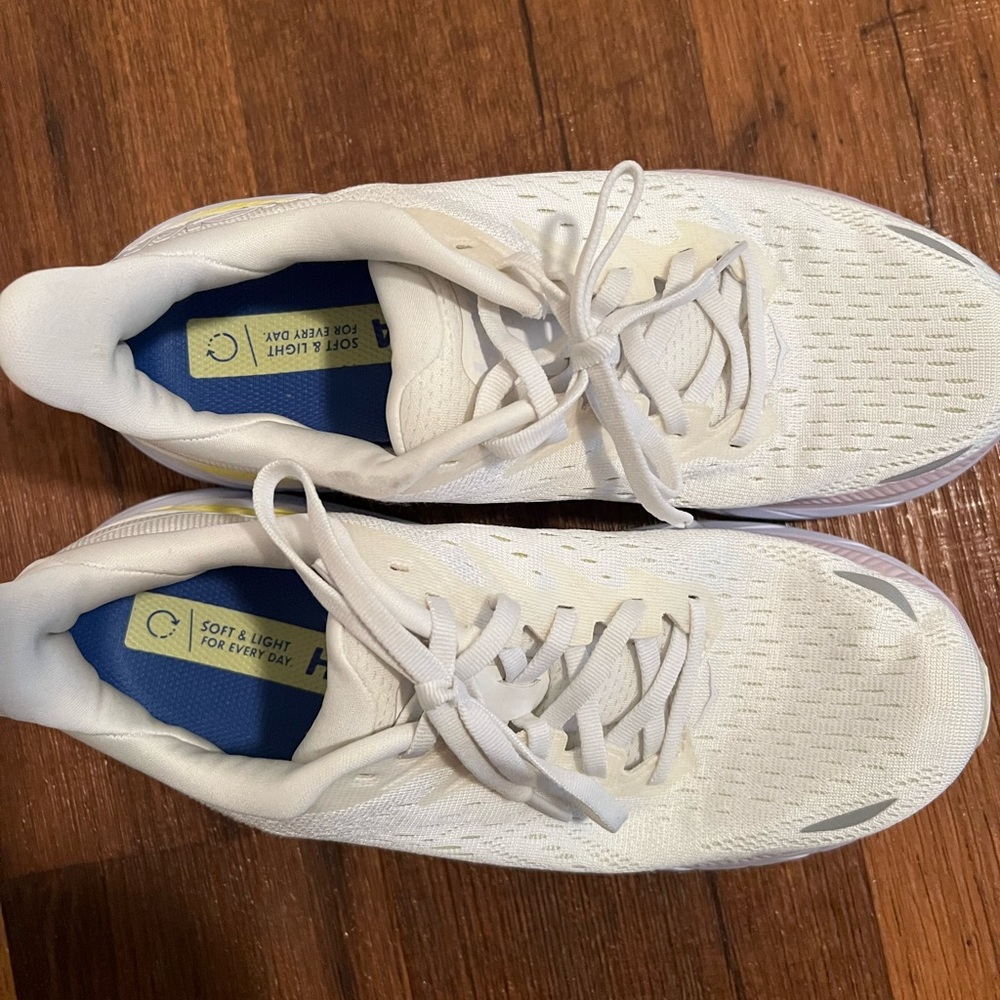 HOKA Clifton 8